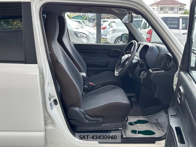 Suzuki ALTO 2022-11 8277787-4