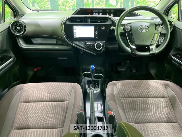 Toyota AQUA 2017-06 8276715-1