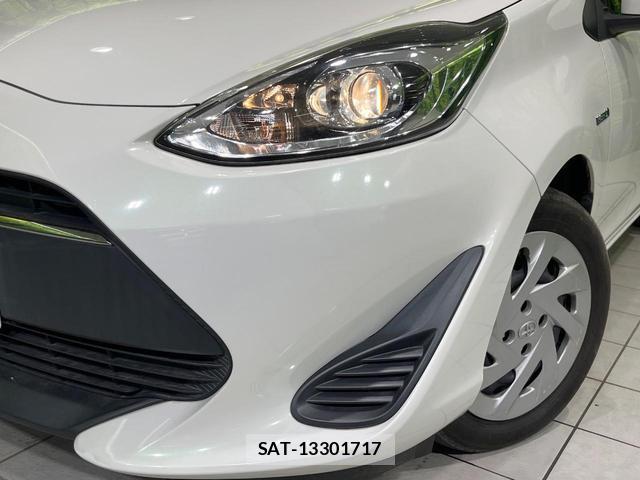 Toyota AQUA 2017-06 8276715-11