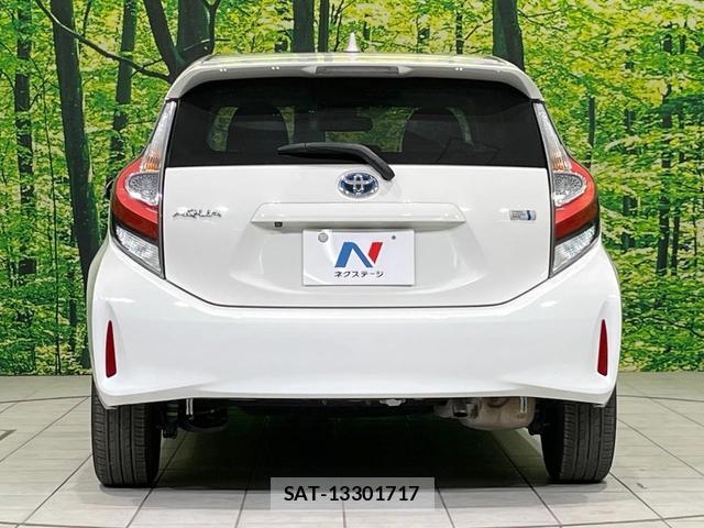 Toyota AQUA 2017-06 8276715-14