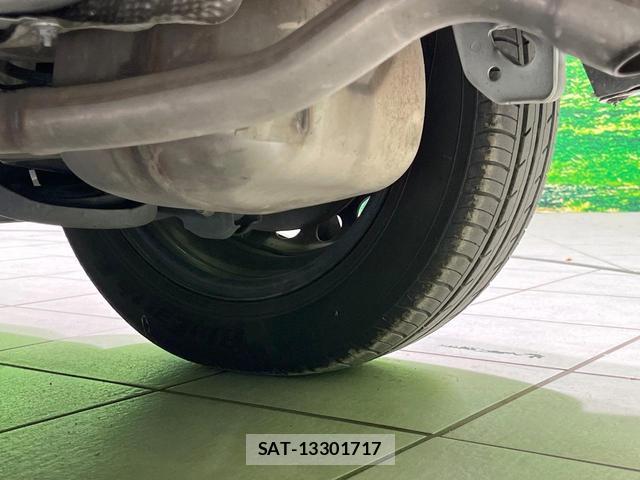 Toyota AQUA 2017-06 8276715-19