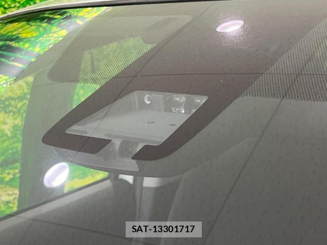 Toyota AQUA 2017-06 8276715-2