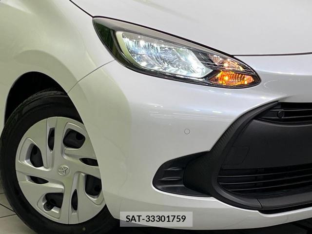 Toyota AQUA 2023-02 8276761-11