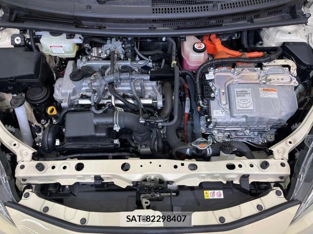 Toyota AQUA 2019-01 8276769-17