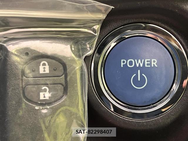Toyota AQUA 2019-01 8276769-6