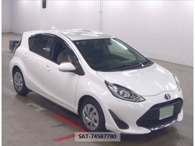 Toyota AQUA 2021-02 8277028-0