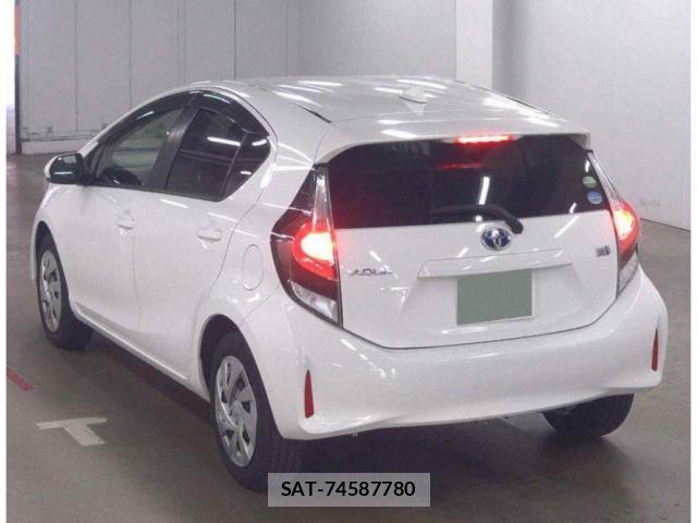 Toyota AQUA 2021-02 8277028-1