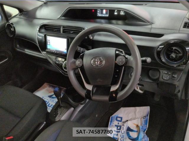Toyota AQUA 2021-02 8277028-2