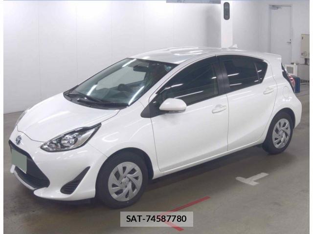 Toyota AQUA 2021-02 8277028-3