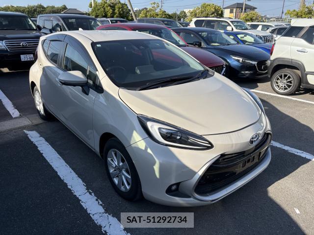 Toyota AQUA 2025-01 8277044-0