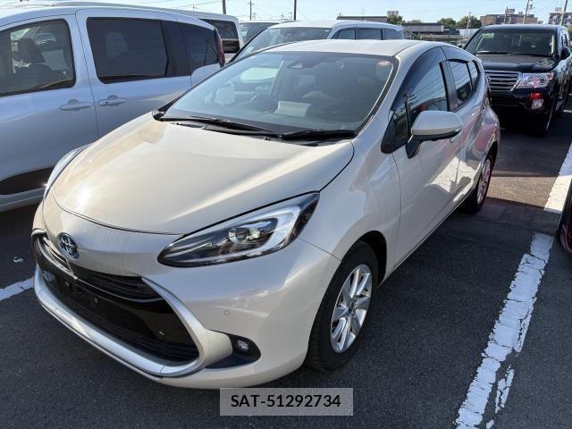 Toyota AQUA 2025-01 8277044-1