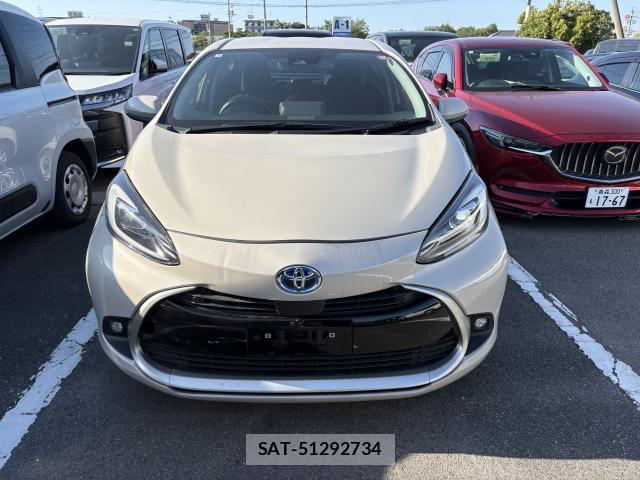 Toyota AQUA 2025-01 8277044-2