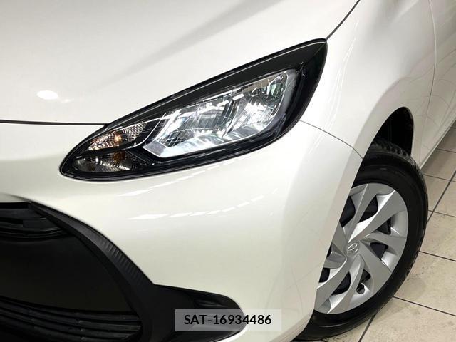 Toyota AQUA 2022-03 8277410-12