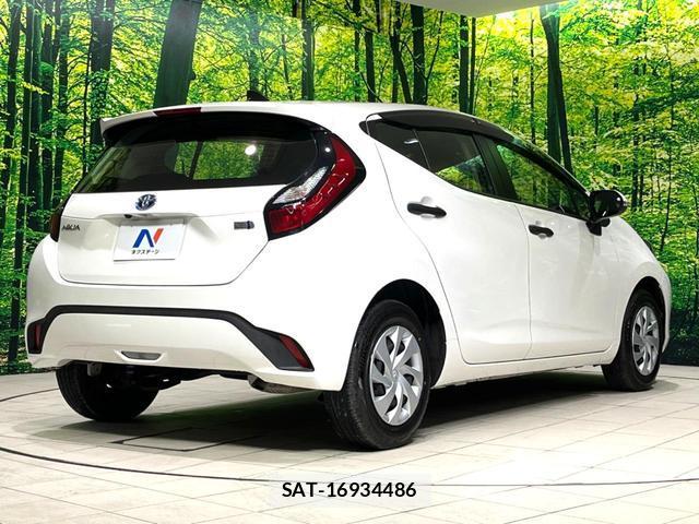 Toyota AQUA 2022-03 8277410-17