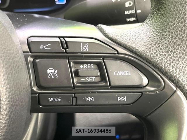 Toyota AQUA 2022-03 8277410-6