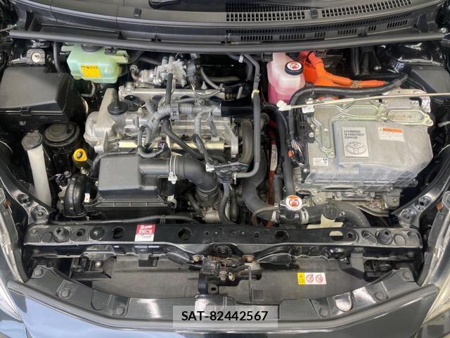 Toyota AQUA 2018-03 8277544-17