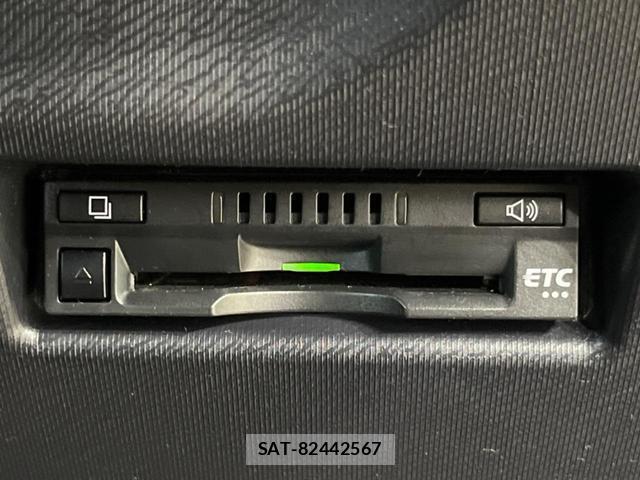 Toyota AQUA 2018-03 8277544-6