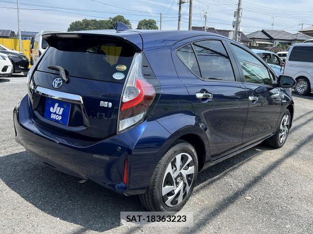 Toyota AQUA 2020-03 8277688-1