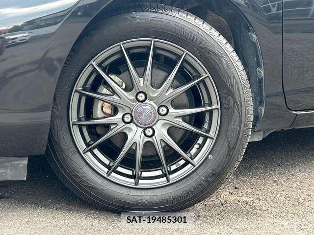 Toyota AQUA 2013-02 8277805-12