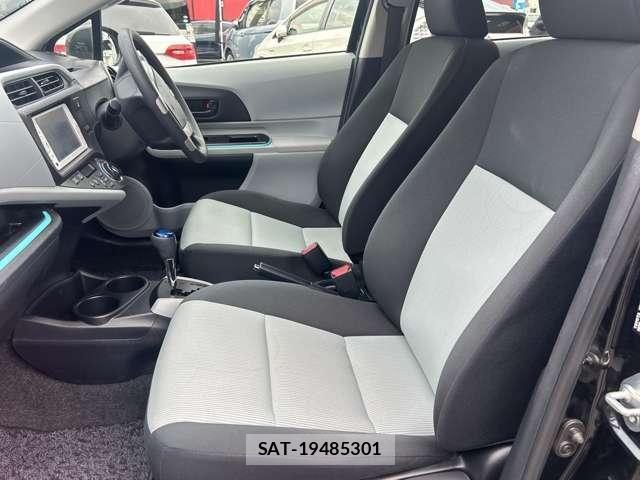 Toyota AQUA 2013-02 8277805-14