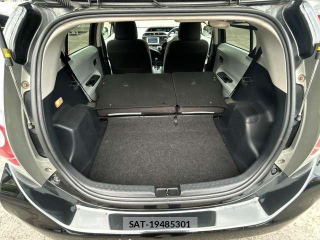 Toyota AQUA 2013-02 8277805-17