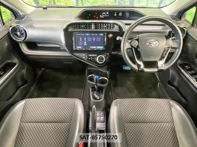Toyota AQUA 2018-04 8277843-1
