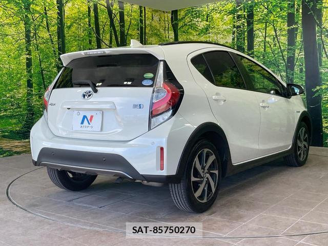 Toyota AQUA 2018-04 8277843-16