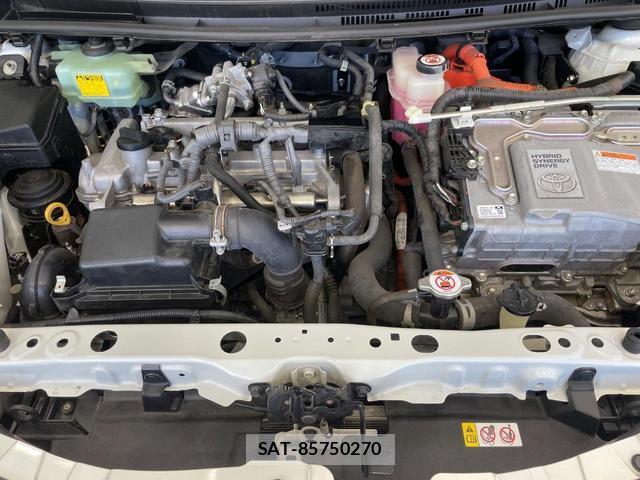 Toyota AQUA 2018-04 8277843-17