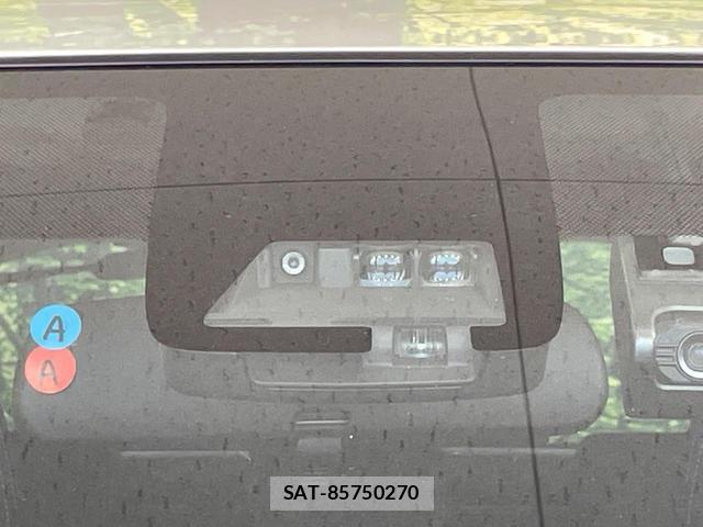 Toyota AQUA 2018-04 8277843-4