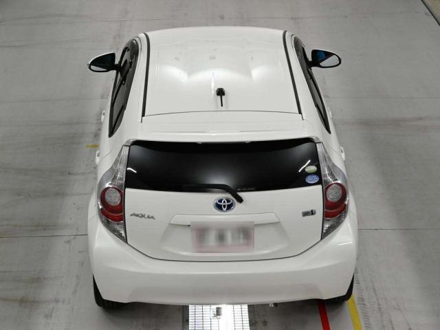 Toyota AQUA 2012-02 8277910-10