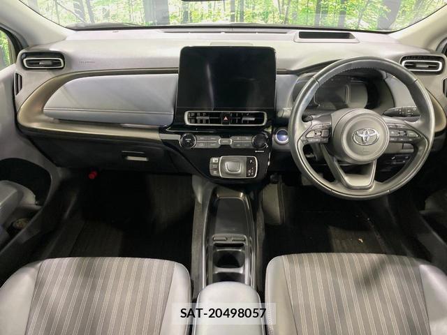 Toyota AQUA 2022-12 8278042-1