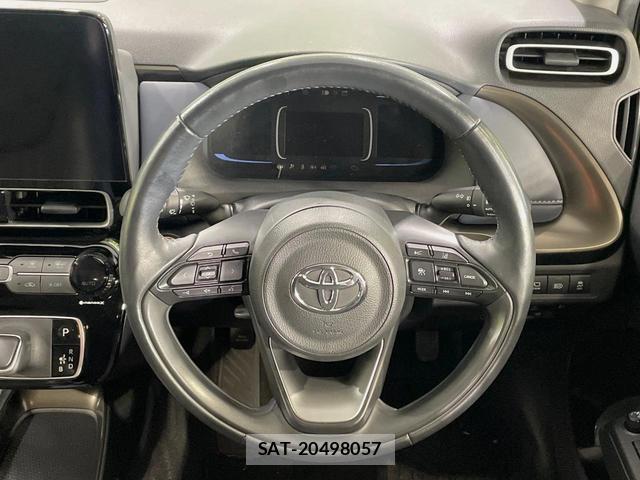 Toyota AQUA 2022-12 8278042-10