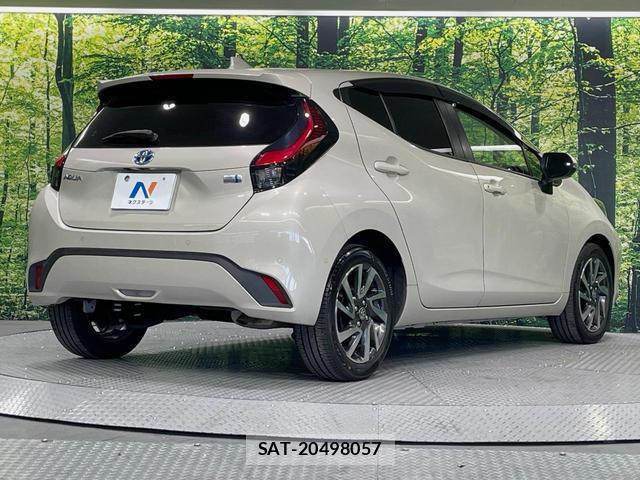 Toyota AQUA 2022-12 8278042-16