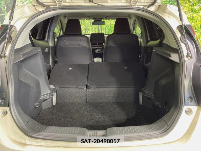 Toyota AQUA 2022-12 8278042-9