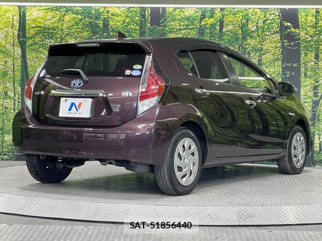 Toyota AQUA 2016-06 8278052-16