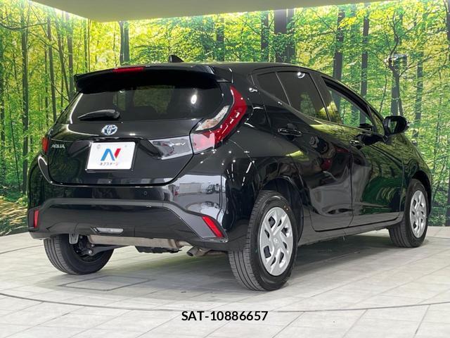 Toyota AQUA 2025-01 8278071-16