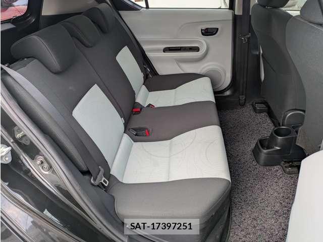 Toyota AQUA 2013-04 8278135-12