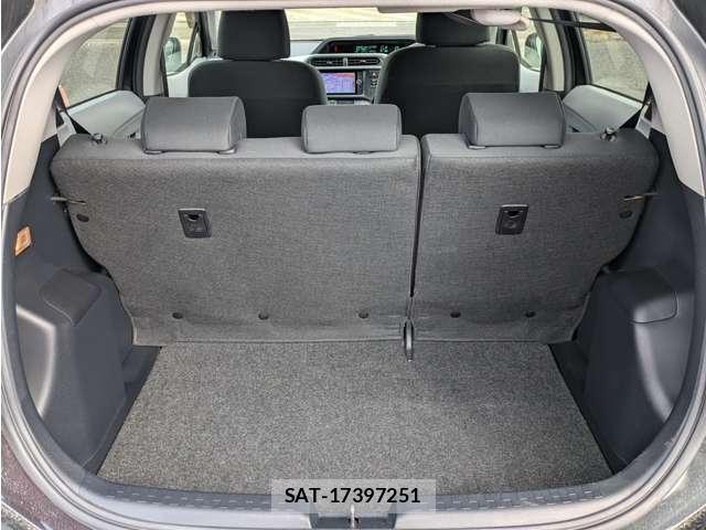 Toyota AQUA 2013-04 8278135-13