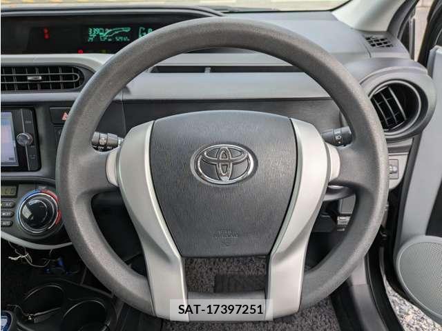 Toyota AQUA 2013-04 8278135-15