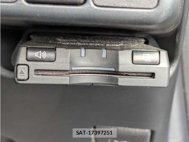 Toyota AQUA 2013-04 8278135-19