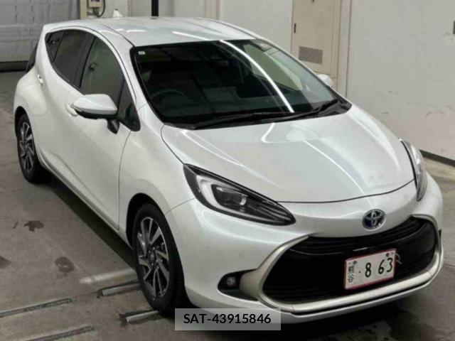 Toyota AQUA 2021-11 8278340-0
