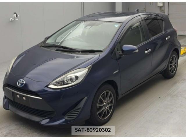 Toyota AQUA 2018-05 8278516-0