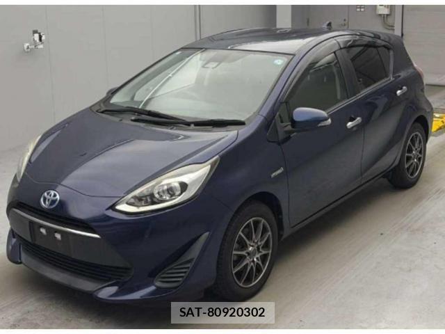 Toyota AQUA 2018-05 8278516-3