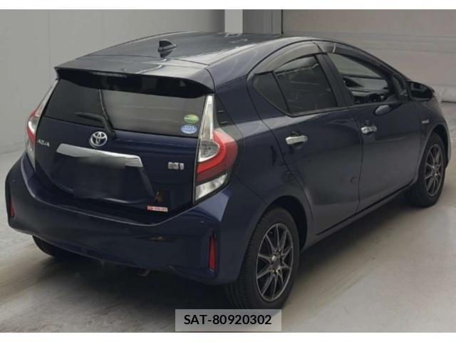 Toyota AQUA 2018-05 8278516-4