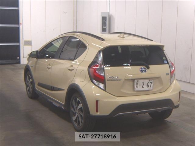 Toyota AQUA 2017-07 8278935-1