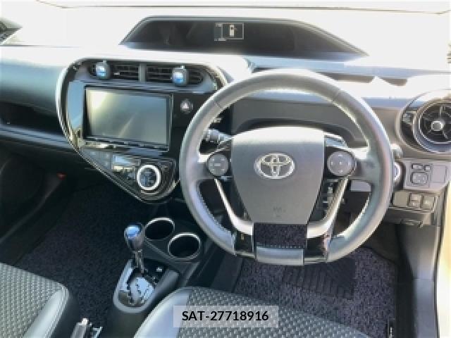 Toyota AQUA 2017-07 8278935-2