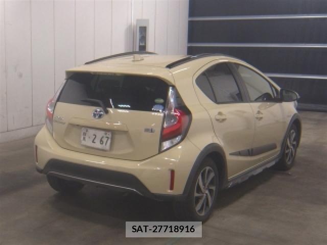 Toyota AQUA 2017-07 8278935-4