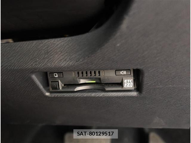 Toyota AQUA 2019-01 8279093-4