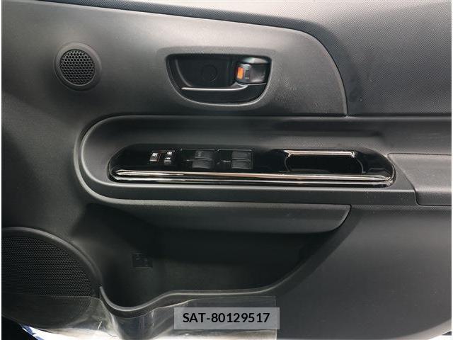 Toyota AQUA 2019-01 8279093-5