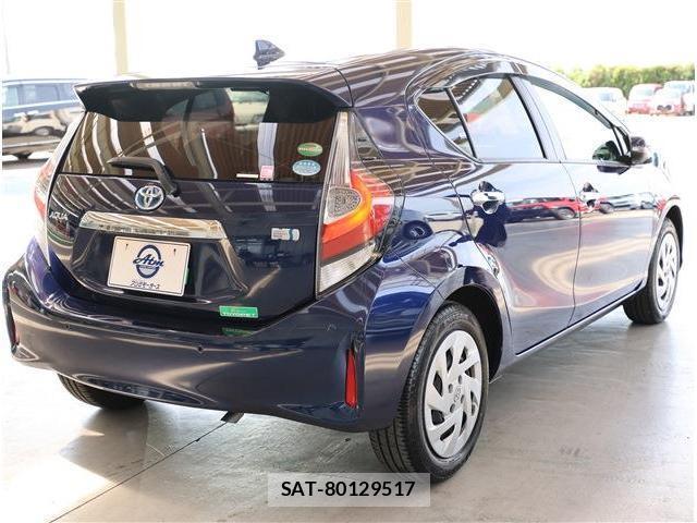 Toyota AQUA 2019-01 8279093-6